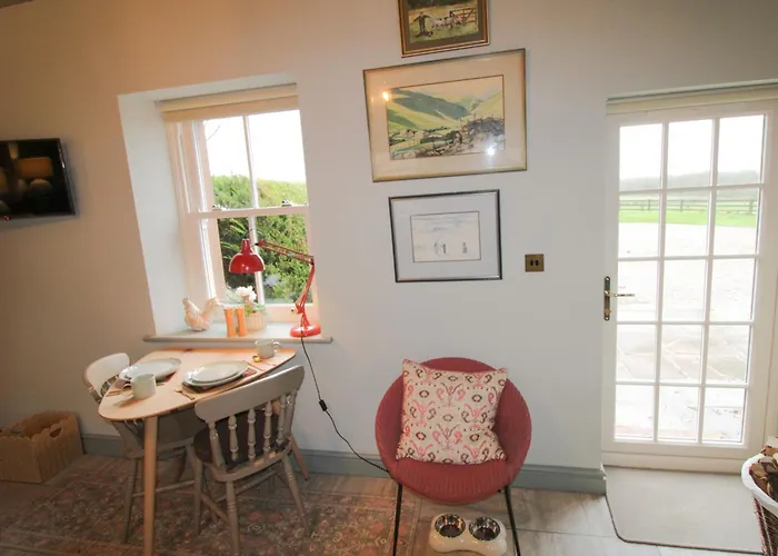 Drakes Rest, With Hot Tub, Ideal Romantic Escape *