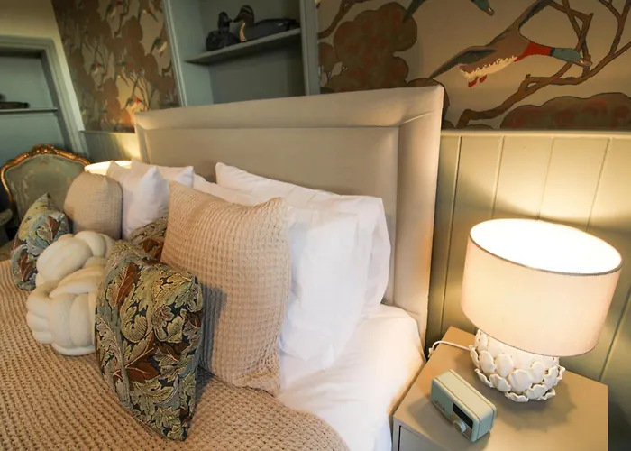 Drakes Rest, With Hot Tub, Ideal Romantic Escape