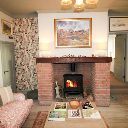 Casa de Férias Drakes Rest, With Hot Tub, Ideal Romantic Escape