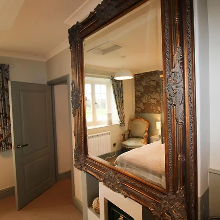 Drakes Rest, With Hot Tub, Ideal Romantic Escape