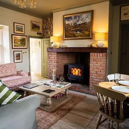 Drakes Rest, With Hot Tub, Ideal Romantic Escape