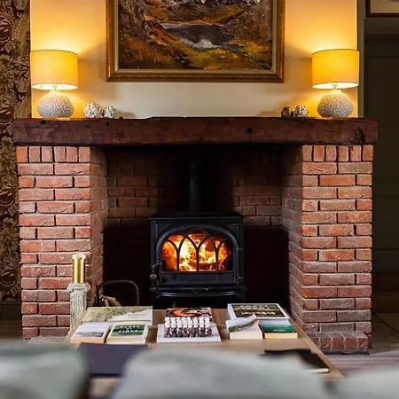 Drakes Rest, With Hot Tub, Ideal Romantic Escape Kirklinton