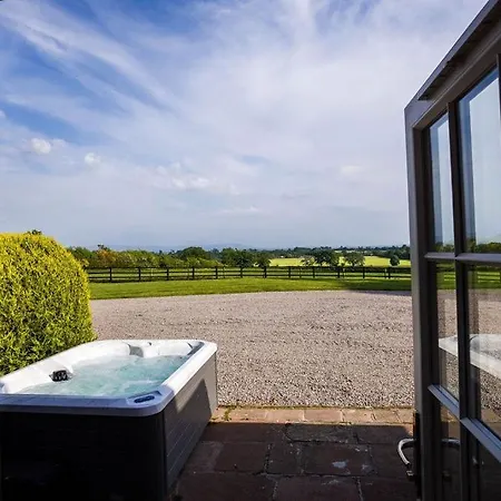 Drakes Rest, With Hot Tub, Ideal Romantic Escape Casa de Férias